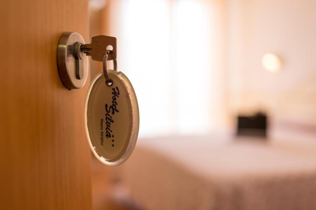 Hotel Silvia Misano Adriatico Habitación foto